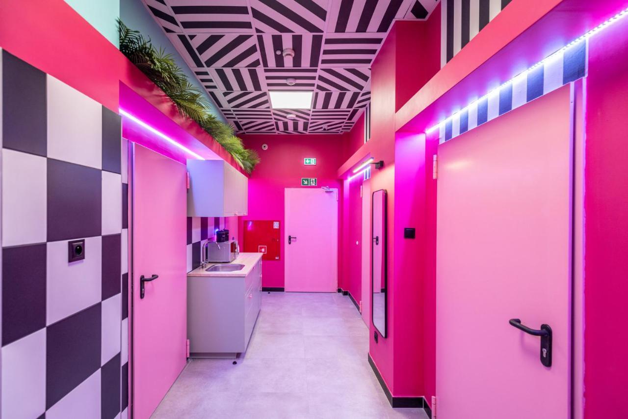 Vice City Hostel Wroclaw Bagian luar foto