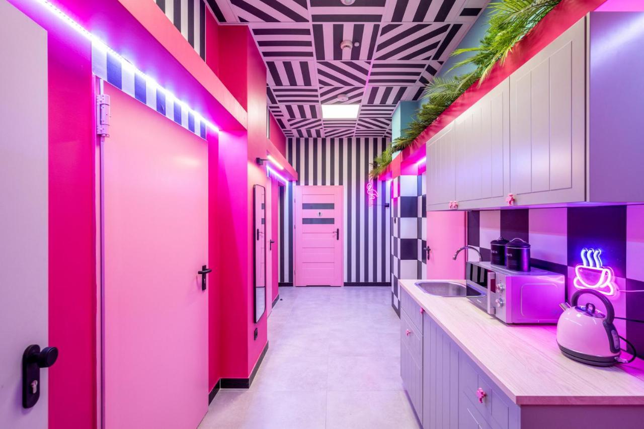 Vice City Hostel Wroclaw Bagian luar foto