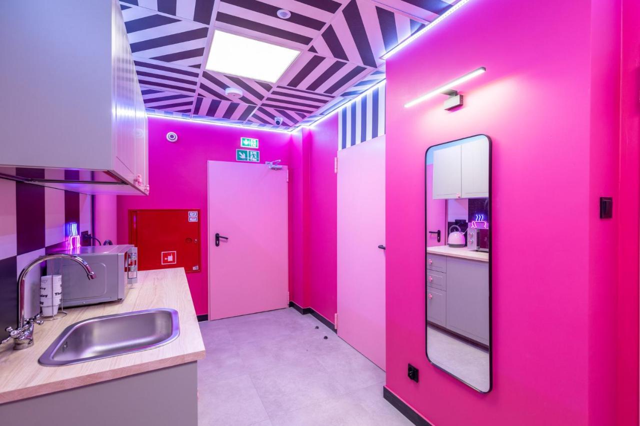 Vice City Hostel Wroclaw Bagian luar foto